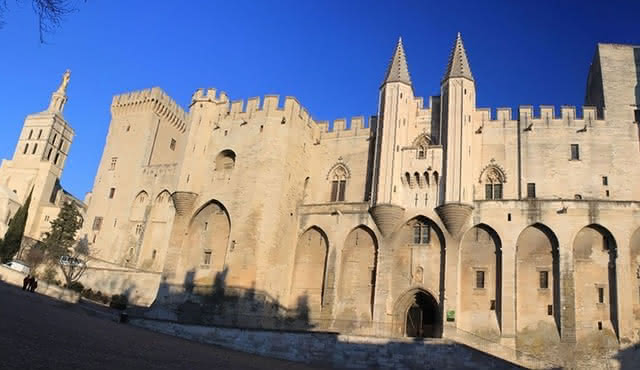 Private Avignon Gordes and Roussillon Full Day Tour