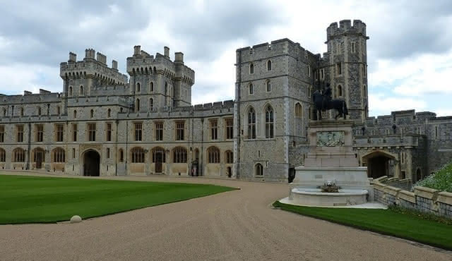 Private Tour in Windsor, Stonehenge and Winchester