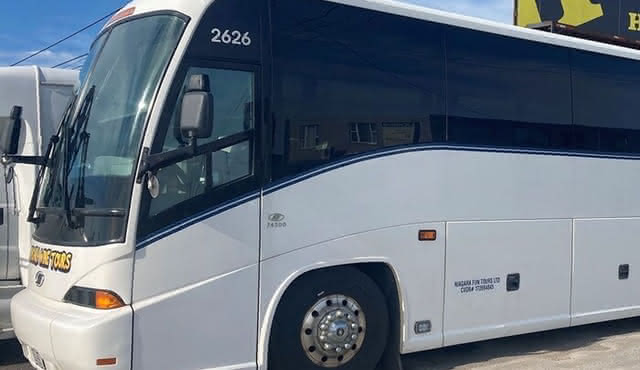 Niagara‐on‐the‐Lake Wine Tasting Tour Including Transport