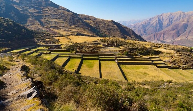 Cusco South Valley Tour (Tipon, Piquillaqta e Andahuaylillas) Gruppo economico