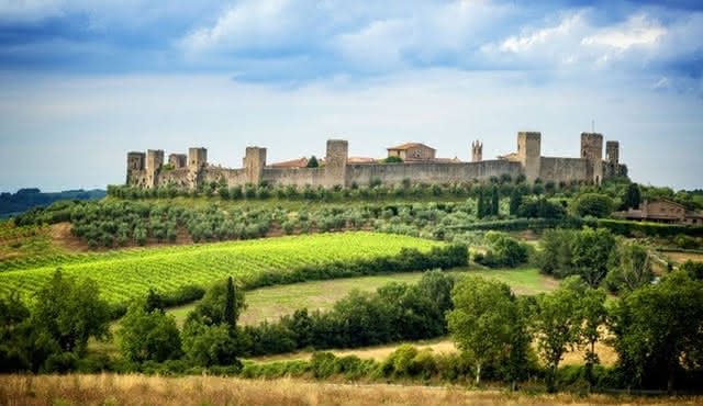 San Gimignano, Siena, Monteriggioni und Chianti mit Mittagessen und Weinprobe