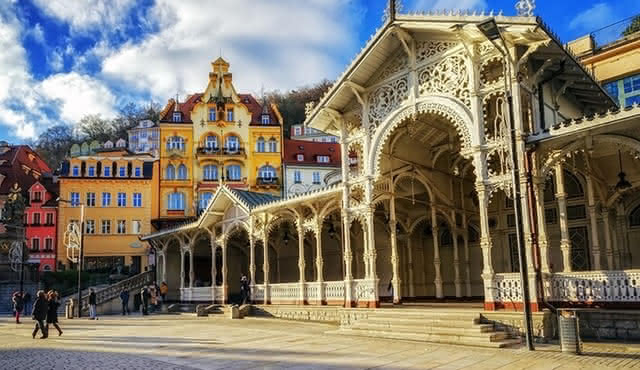 Tour privado de día completo Karlovy Vary desde Praga