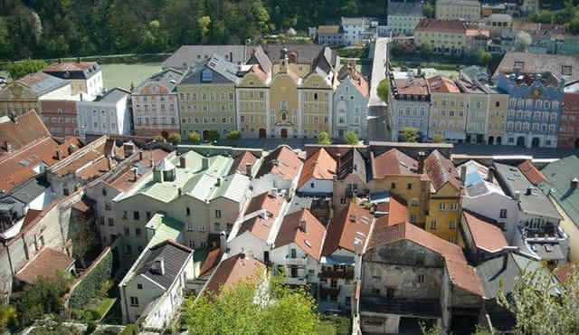 Visita guiada privada a pie al castillo de Burghausen