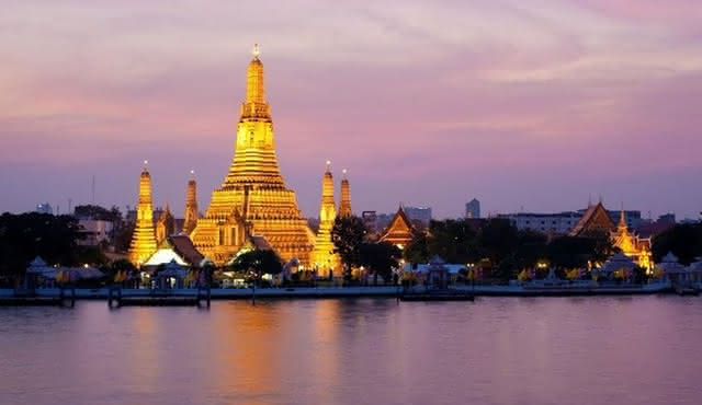 Bangkok Dinner Cruise on the Chao Phraya River