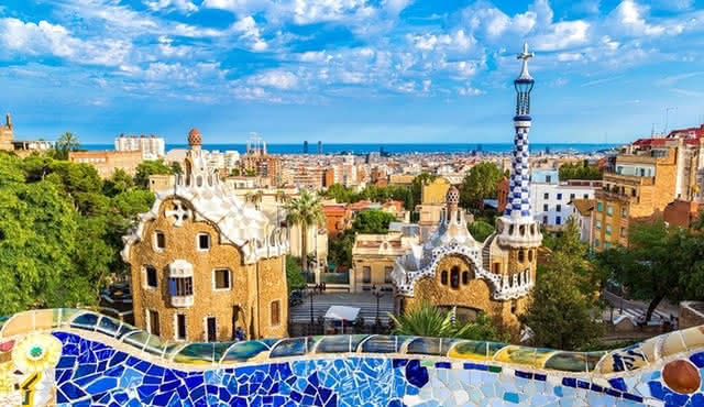 Park Guell and Sagrada Familia Tour in Barcelona