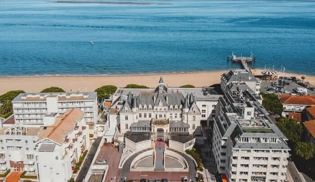 Arcachon: Guided City Walking Tour