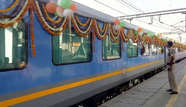 2 days Varanasi city Tour by a Vande Bharat train