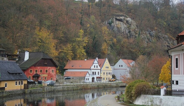 Gita giornaliera privata a Český Krumlov da Praga con un locale