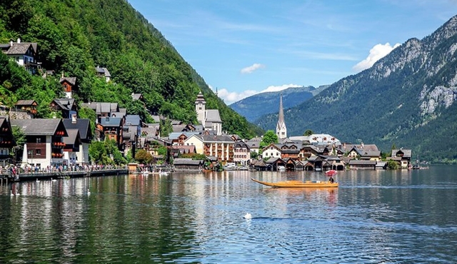 Hallstatt Private Tour From Salzburg