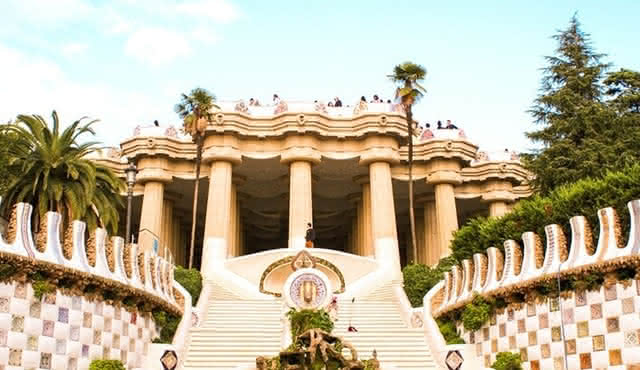 Skip the Line: Park Guell and La Sagrada Familia Guided Tour