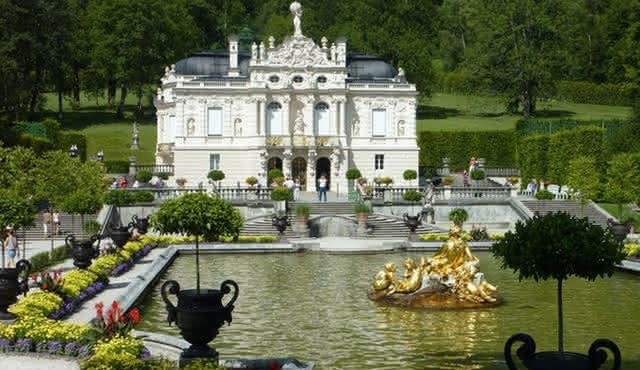 Full‐day Trip to Neuschwanstein Castle and Linderhof from Munich
