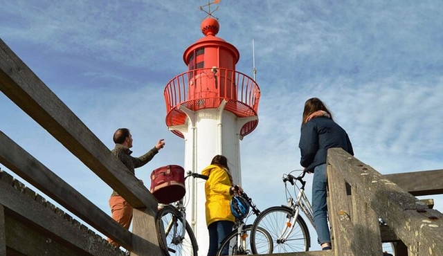 Private Guided Bike Tour of Deauville & Trouville in French