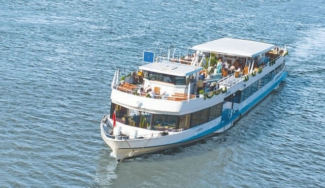 Linzer Hafentour mit dem Schiff