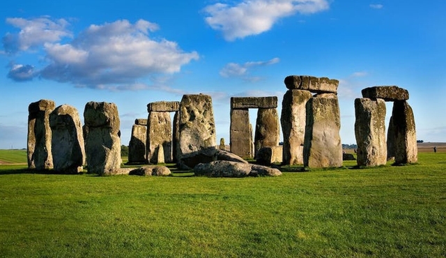 Windsor Castle, Stonehenge, Bath with optional Roman Baths visit
