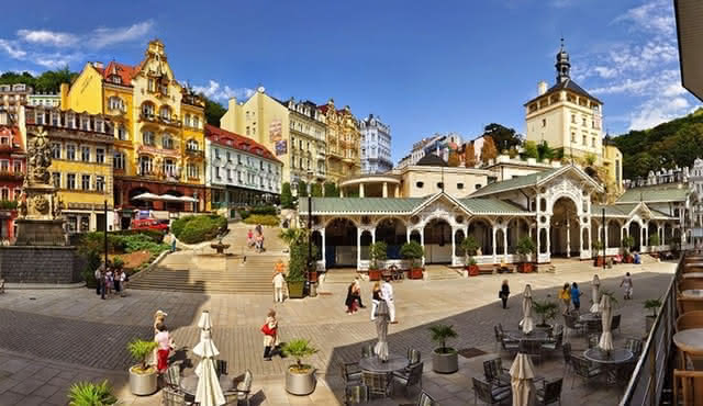Full‐day App‐Led Tour of Karlovy Vary.