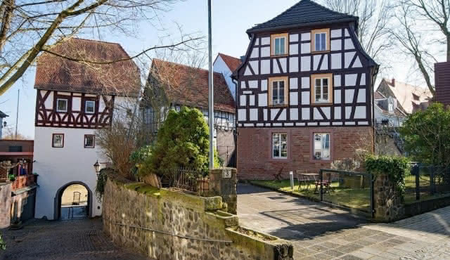 Hanau Private Guided Walking Tour With a Professional Guide