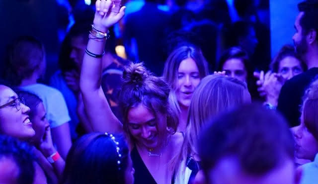 Nice Bar Crawl and Clubbing with Admission