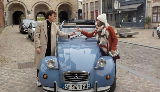 Lille: Private Tour by Classic Car with Champagne