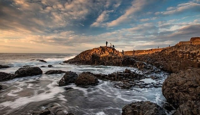 Dublin: Giants Causeway, Dunluce Castle ,Dark Hedges and Belfast