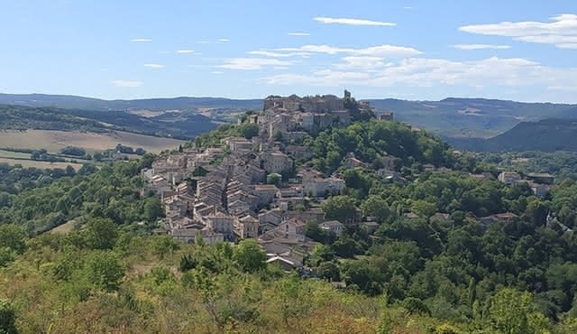 Albi & Cordes sur Ciel. Private Tagestour ab Toulouse.