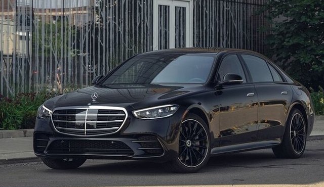 Honolulu allein durch Luxury Sedan — 4 Std. Entsorgung