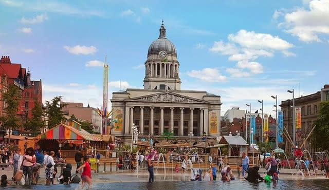 Recorrido privado a pie por Nottingham con un guía profesional