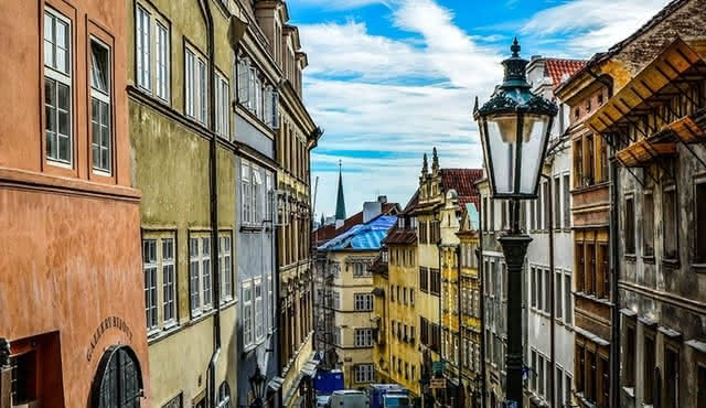 Transfert de Karlovy Vary à Prague avec arrêts touristiques