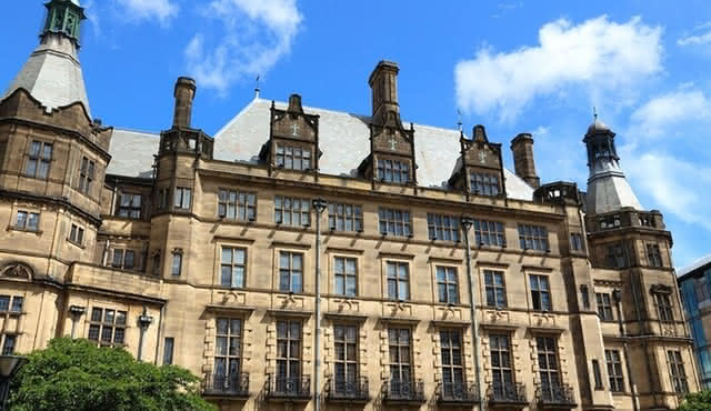 3 Hours Private Guided Walking Tour in Sheffield