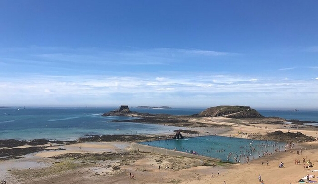 Private Tour to Saint Malo and Cancale with Oyster Tasting