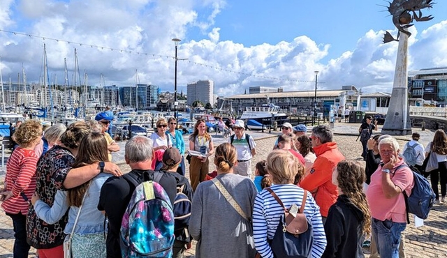 Experiencia de recorrido a pie en Plymouth