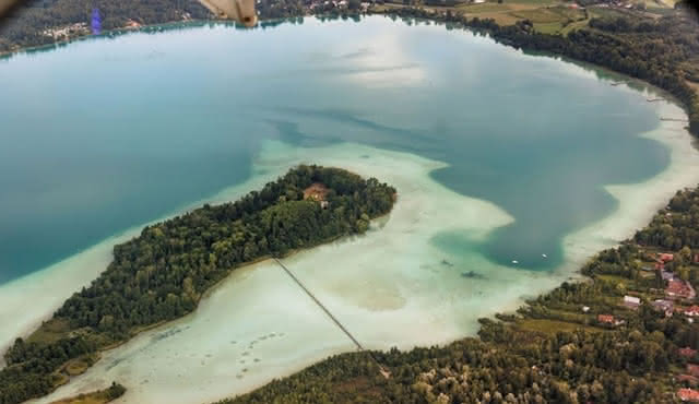 Scenic Flight Neuschwanstein, Zugspitze, the Alps, Lakes, Castles, Munich