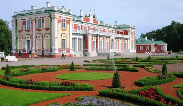 Historical walking tour of Tallinn with a Local