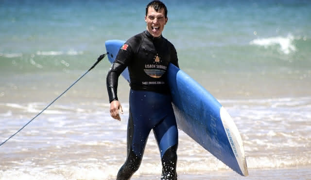 Cours de surf privé sur la plage de Carcavelos