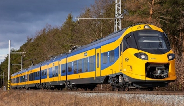 Amsterdam: Zug‐ und Straßenbahntransfer zum/vom Scheveningen Beach