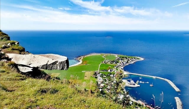Alesund and Alnes Minibus Tour