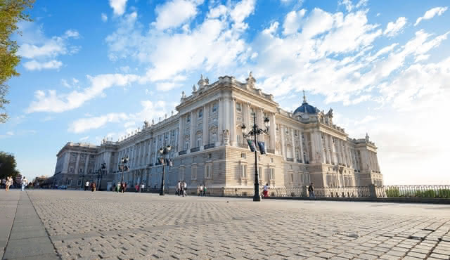 Private Tour to Royal Palace