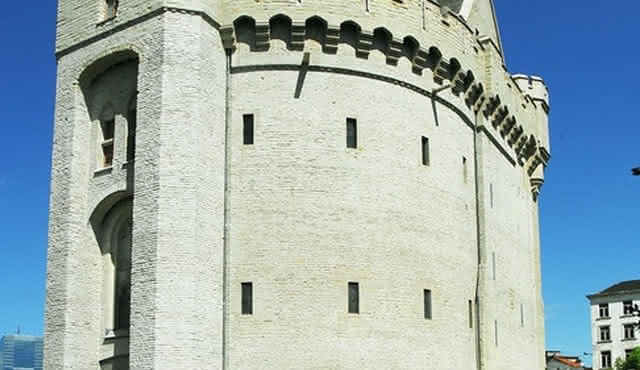 Halle Gate: Fast Track Ticket