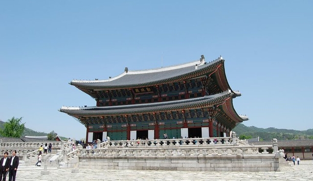 Seoul Palace Morning Tour