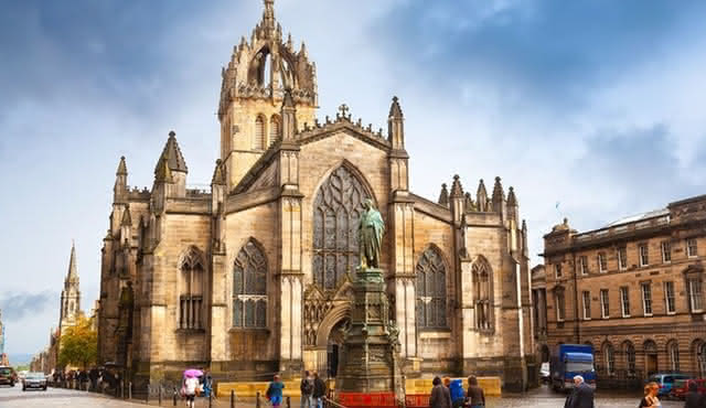 Ghosts of Edinburgh: Bloody Past Exploration Game and Tour