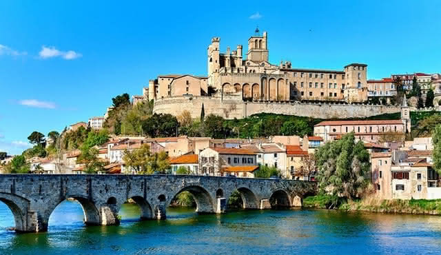 Esplora Béziers in 60 minuti con un Local