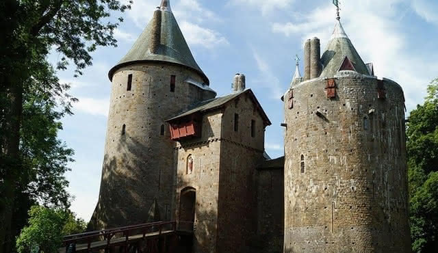 South Wales Castles, Mountains and Market Town (Small Group)