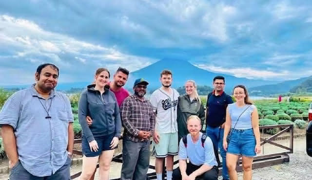1‐day tour to Mount Fuji, Oshino Hakkai with outlets or hot springs