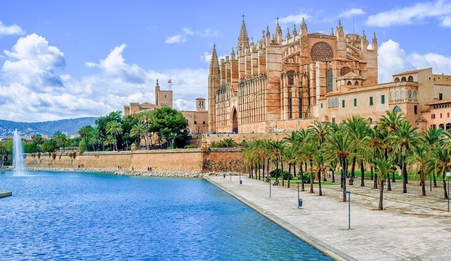 Cathedral of Palma Mallorca Skip the Line Entry Ticket