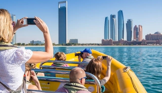 60‐Minutes Emirates Palace Corniche & Lulu Island Boat Tour
