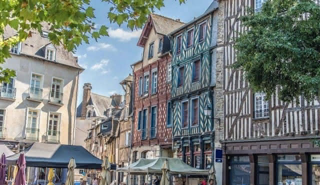 Private Transfer from Rennes Airport to Rennes City — Up to 7 People