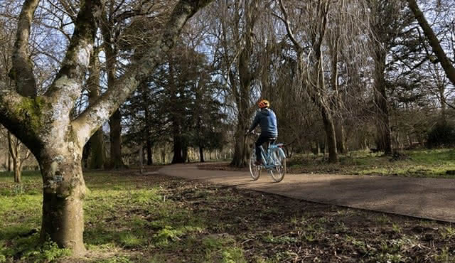 Cardiff Small‐Group Bike Tour with Principality Rugby Stadium