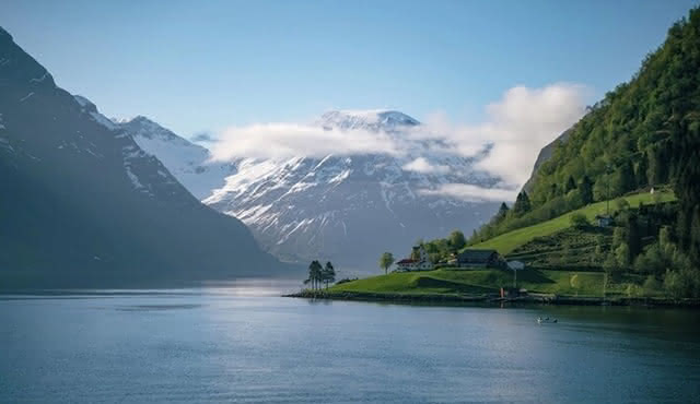 Hjørundfjord Fjord Tour Roundtrip from Ålesund