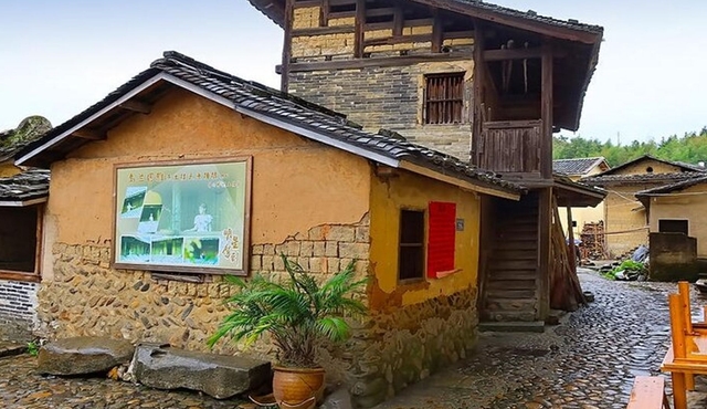 Tour panoramico privato di 2 giorni dei punti salienti della città di Xiamen e del cluster di Toulou