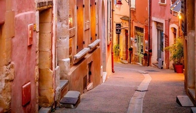 Gordes, Roussillon(+ Ochre Trail) & Fontaine de Vaucluse