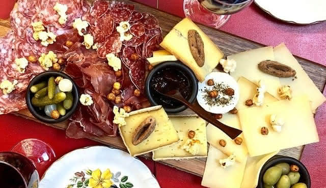 Aix‐en‐Provence Small‐Group Food Tasting Walking Tour